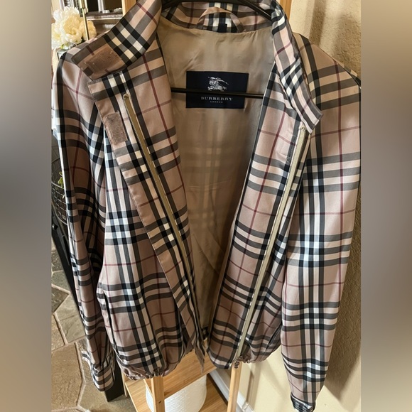 SOLD Burberry Jacket woman’s windbreaker jacket - Picture 2 of 6
